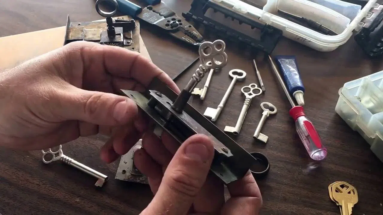  Estate Locksmith Store  Newton, MA 617-826-6169